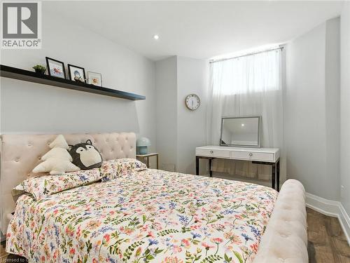 200 Giddings Crescent, Milton, ON - Indoor Photo Showing Bedroom