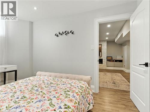 200 Giddings Crescent, Milton, ON - Indoor Photo Showing Bedroom