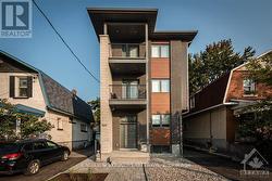 3 - 569 MCLEOD STREET Ottawa, ON K1R 5R2