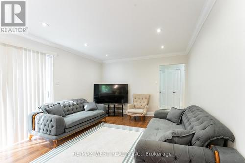 3098 Driftwood Drive, Burlington, ON - Indoor Photo Showing Living Room
