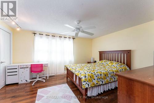 3098 Driftwood Drive, Burlington, ON - Indoor Photo Showing Bedroom