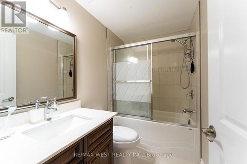 3098 Driftwood Drive, Burlington, ON - Indoor Photo Showing Bathroom