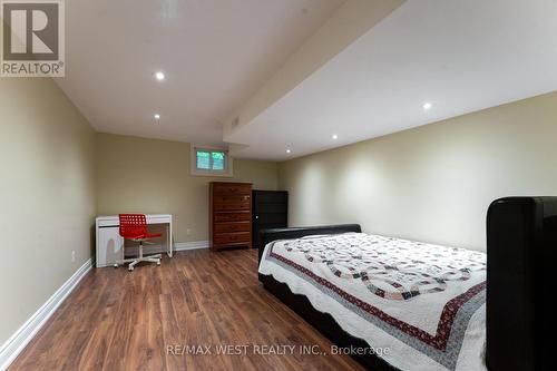 3098 Driftwood Drive, Burlington, ON - Indoor Photo Showing Bedroom