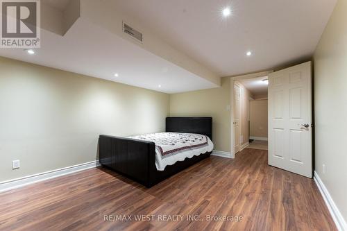 3098 Driftwood Drive, Burlington, ON - Indoor Photo Showing Bedroom