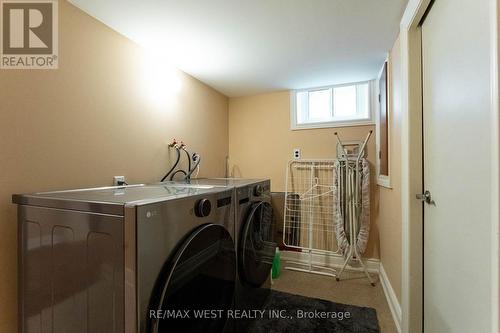 3098 Driftwood Drive, Burlington, ON - Indoor Photo Showing Laundry Room