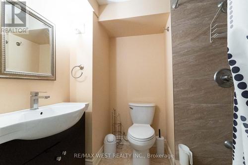 3098 Driftwood Drive, Burlington, ON - Indoor Photo Showing Bathroom