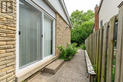 3098 Driftwood Drive, Burlington, ON - Outdoor With Exterior