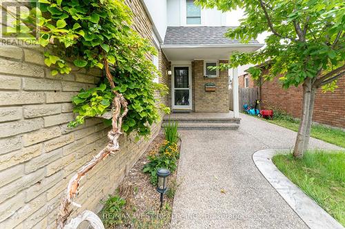 3098 Driftwood Drive, Burlington, ON - Outdoor