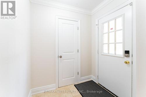 3098 Driftwood Drive, Burlington, ON - Indoor Photo Showing Other Room