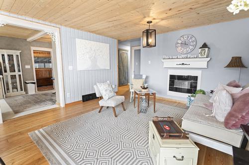 711 Ibbitson Street, Creston, BC - Indoor Photo Showing Living Room With Fireplace