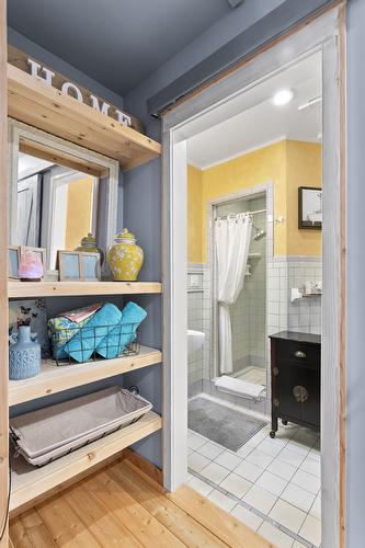 711 Ibbitson Street, Creston, BC - Indoor Photo Showing Other Room