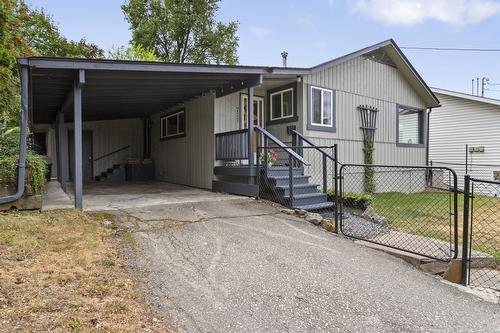 711 Ibbitson Street, Creston, BC - Outdoor With Exterior