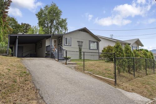 711 Ibbitson Street, Creston, BC - Outdoor