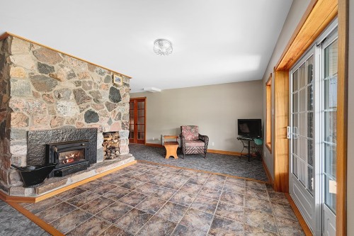 Living Room - 41 Ch. Maccreadie, Otter Lake, QC - Indoor With Fireplace