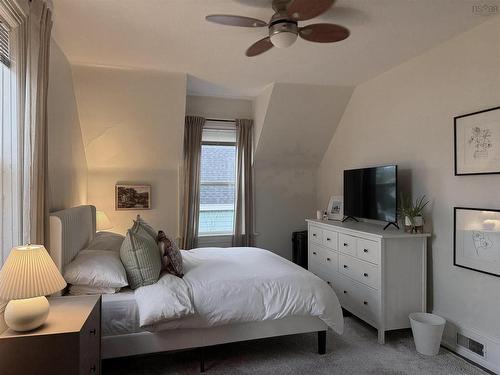 228 Cottage Street, New Glasgow, NS - Indoor Photo Showing Bedroom