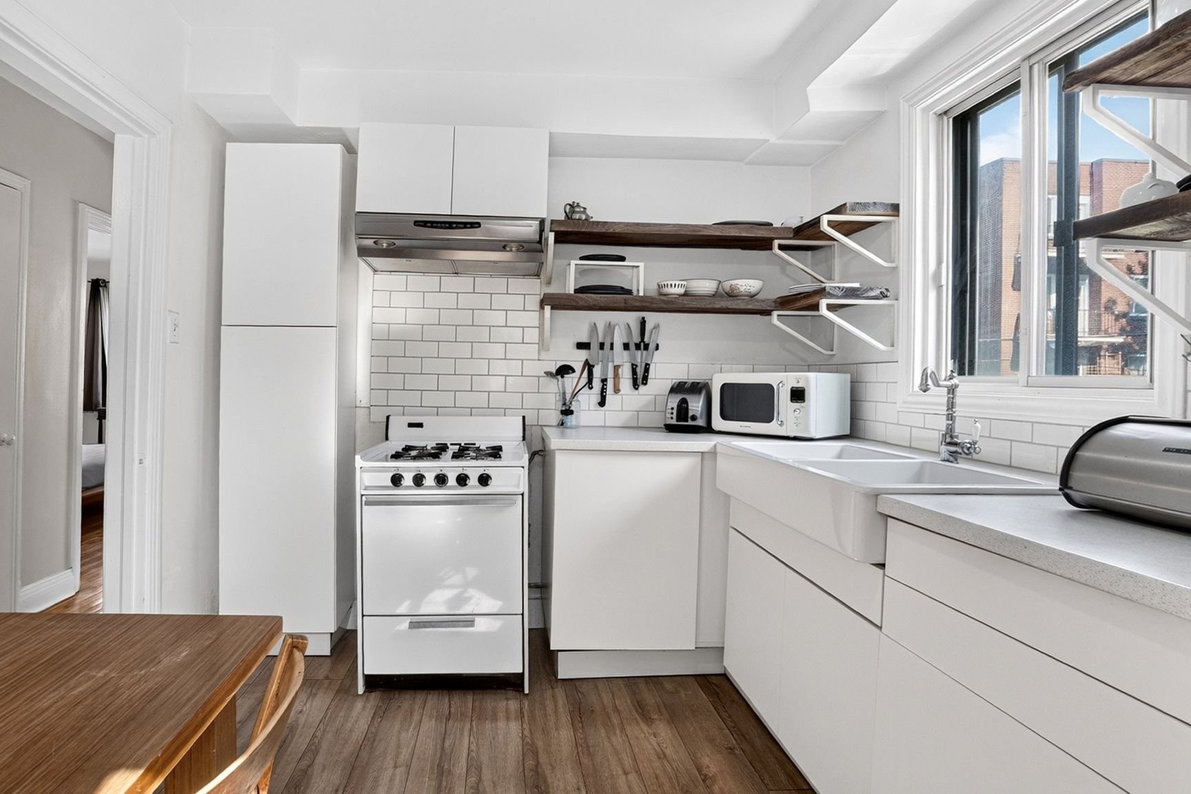 4 4455 Av Dupuis — photo 3