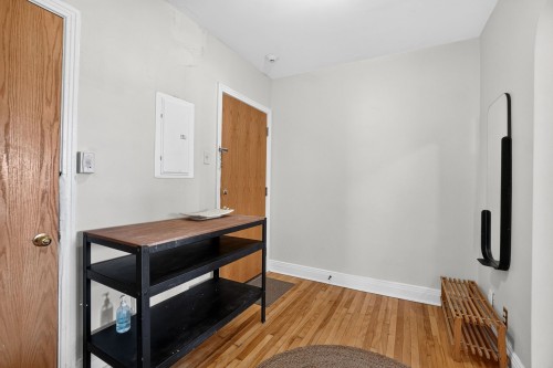 Hall d'entrée/Vestibule - 4-4455 Av. Dupuis, Montréal (Côte-Des-Neiges/Notre-Dame-De-Grâce), QC - Indoor Photo Showing Other Room