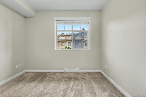#307-2117 Meredith Rd, Nanaimo, BC - Indoor Photo Showing Other Room