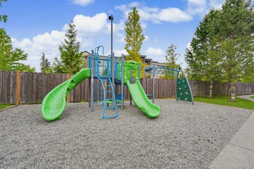 #307-2117 Meredith Rd, Nanaimo, BC - Outdoor