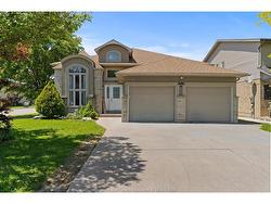 4697 HELSINKI Crescent  Windsor, ON N9G 3G2