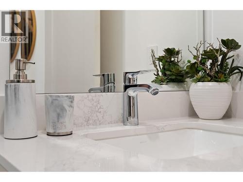 4 1491 Devonshire Crescent, Vancouver, BC - Indoor