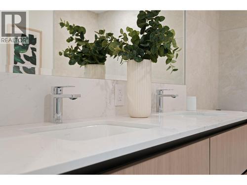 4 1491 Devonshire Crescent, Vancouver, BC - Indoor Photo Showing Bathroom