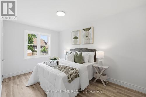 156 E 36Th Street, Hamilton, ON - Indoor Photo Showing Bedroom