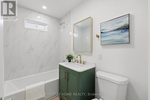 156 E 36Th Street, Hamilton, ON - Indoor Photo Showing Bathroom