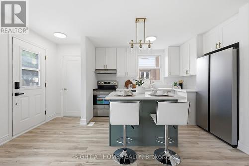 156 E 36Th Street, Hamilton, ON - Indoor Photo Showing Kitchen