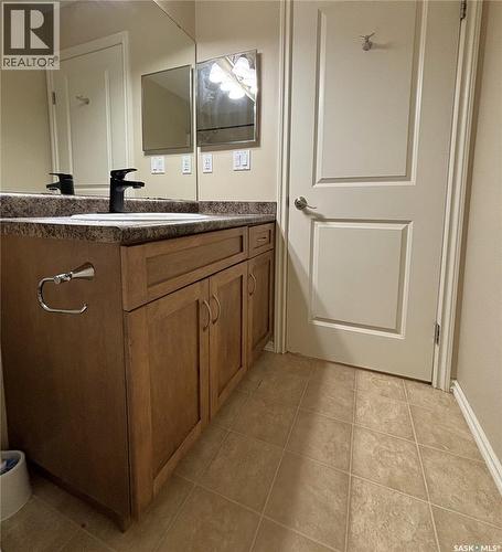 307 415 Lynd Crescent, Saskatoon, SK - Indoor Photo Showing Bathroom
