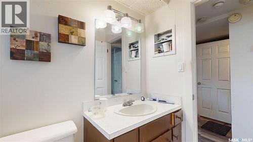1208 Bond Street, Regina, SK - Indoor Photo Showing Bathroom