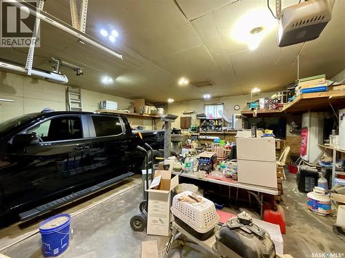 1208 Bond Street, Regina, SK - Indoor Photo Showing Garage