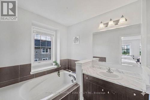 27 Midhope Way, Brampton, ON - Indoor Photo Showing Bathroom