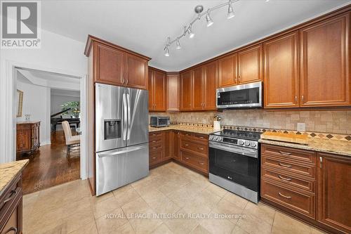 40 Bon Echo Crescent, Ottawa, ON - Indoor Photo Showing Kitchen