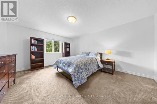 40 Bon Echo Crescent, Ottawa, ON - Indoor Photo Showing Bedroom