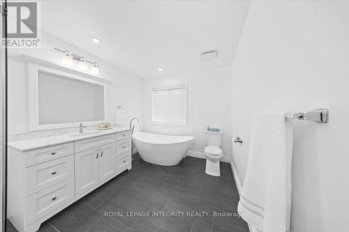40 Bon Echo Crescent, Ottawa, ON - Indoor Photo Showing Bathroom
