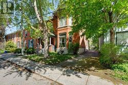 25 COLBORNE STREET  Kingston (East Of Sir John A. Blvd), ON K7K 1C5
