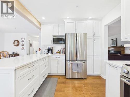 3400 Ontario Ave, Powell River, BC - Indoor Photo Showing Kitchen With Upgraded Kitchen