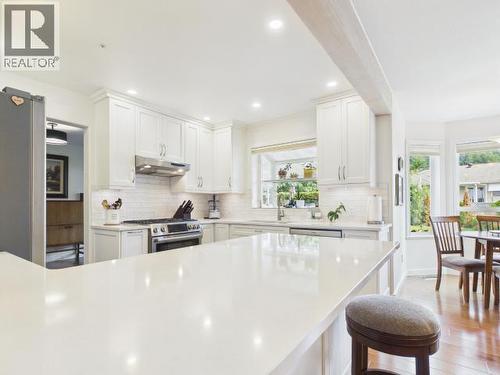 3400 Ontario Ave, Powell River, BC - Indoor Photo Showing Kitchen With Upgraded Kitchen