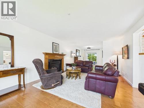 3400 Ontario Ave, Powell River, BC - Indoor Photo Showing Living Room With Fireplace