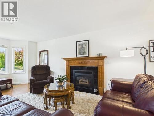 3400 Ontario Ave, Powell River, BC - Indoor Photo Showing Living Room With Fireplace