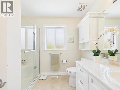 3400 Ontario Ave, Powell River, BC - Indoor Photo Showing Bathroom