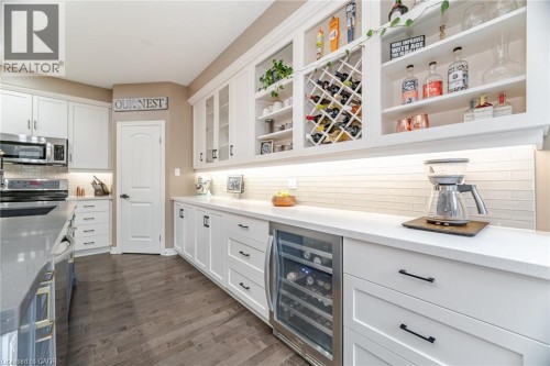 387 Gravel Ridge Trail, Kitchener, ON - Indoor Photo Showing Kitchen With Upgraded Kitchen