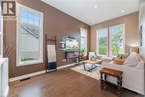 387 Gravel Ridge Trail, Kitchener, ON - Indoor Photo Showing Living Room