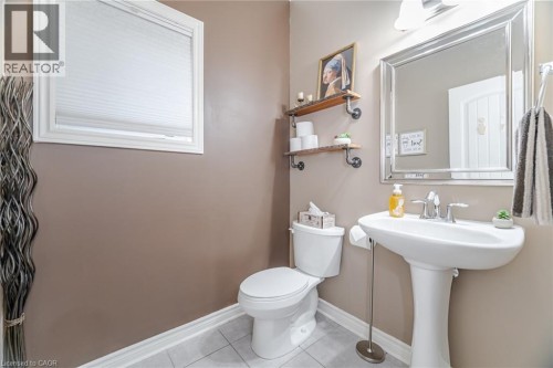 387 Gravel Ridge Trail, Kitchener, ON - Indoor Photo Showing Bathroom