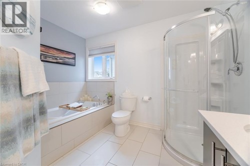387 Gravel Ridge Trail, Kitchener, ON - Indoor Photo Showing Bathroom