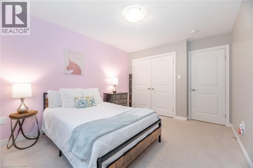 387 Gravel Ridge Trail, Kitchener, ON - Indoor Photo Showing Bedroom