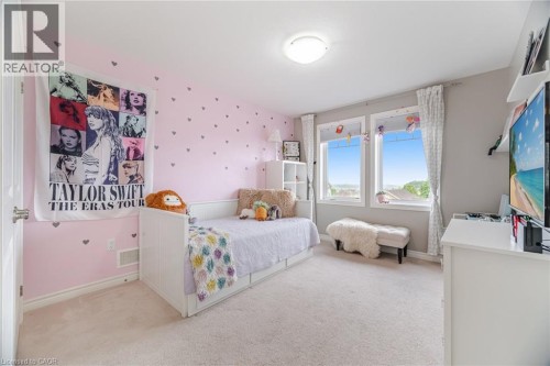 387 Gravel Ridge Trail, Kitchener, ON - Indoor Photo Showing Bedroom
