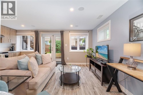 387 Gravel Ridge Trail, Kitchener, ON - Indoor Photo Showing Living Room
