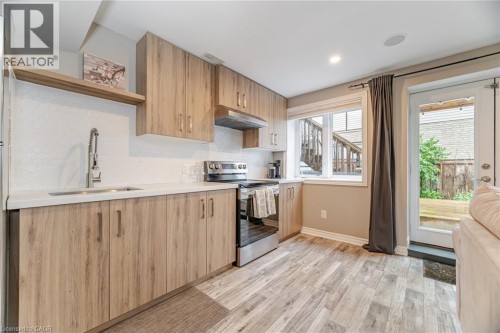 387 Gravel Ridge Trail, Kitchener, ON - Indoor Photo Showing Kitchen